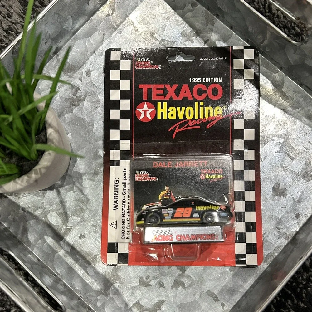 Vintage 1995 1:64th Scale Ernie Irvan Diecast Car By‎ Racing Champions